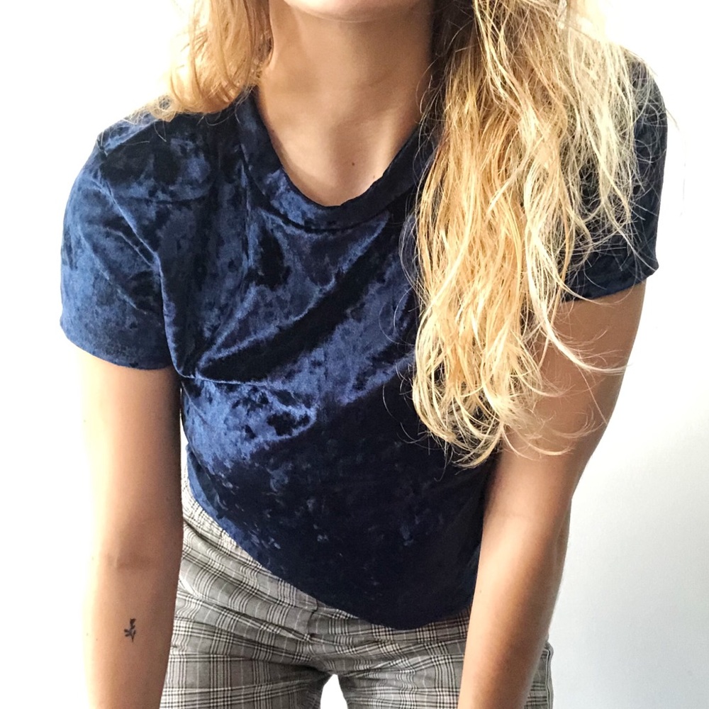Navy Blue Velvet Cropped T shirt!